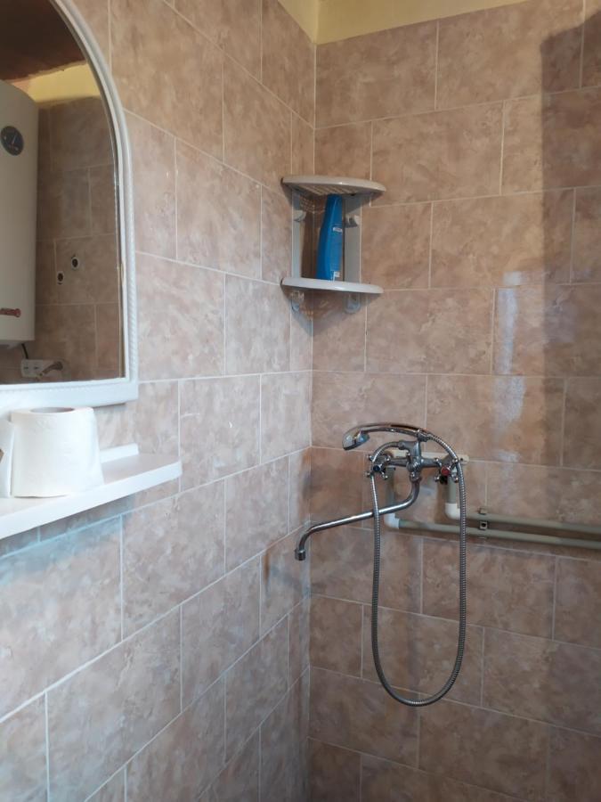 Студия В Центре Сухума Sochumi Exterior foto